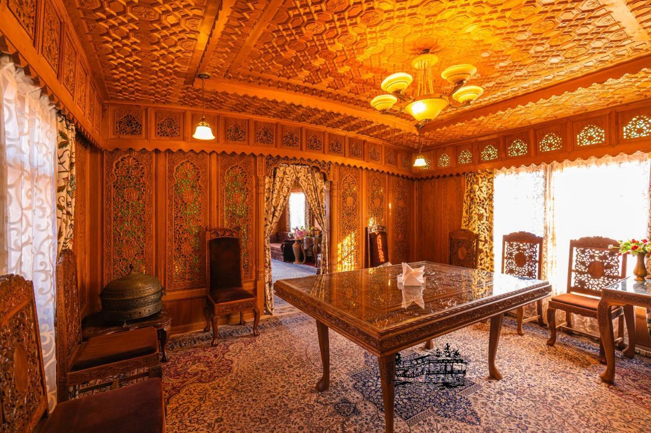 New Jacquline Heritage Houseboats Srīnagar Exterior foto