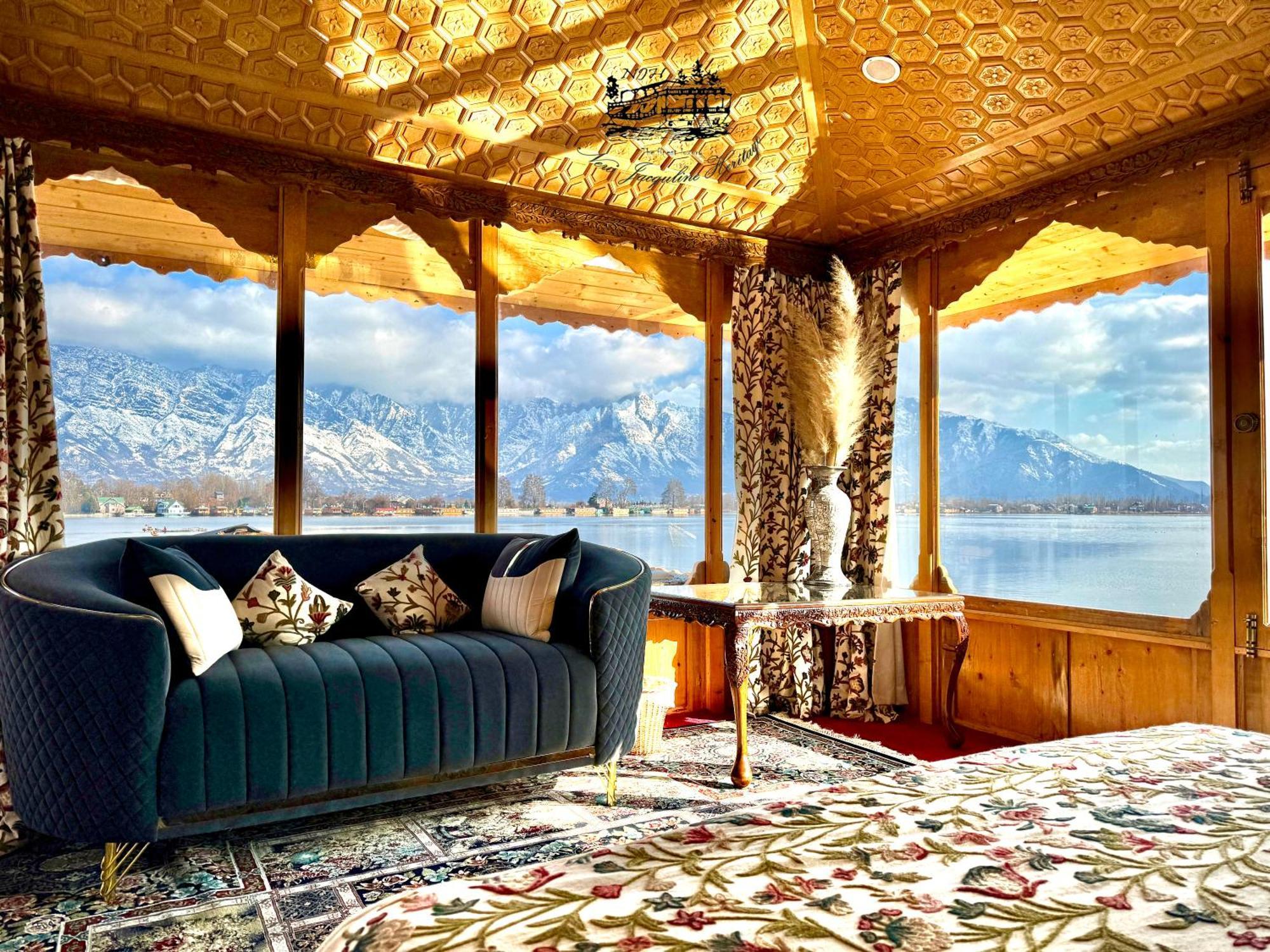 New Jacquline Heritage Houseboats Srīnagar Exterior foto