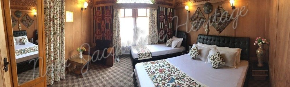 New Jacquline Heritage Houseboats Srīnagar Exterior foto